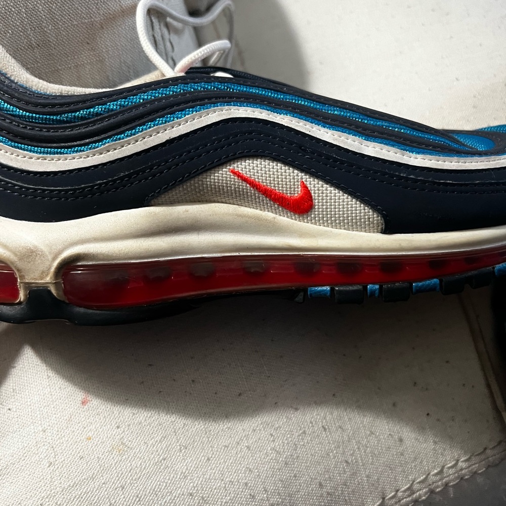 Size 6 Nike youth sneakers